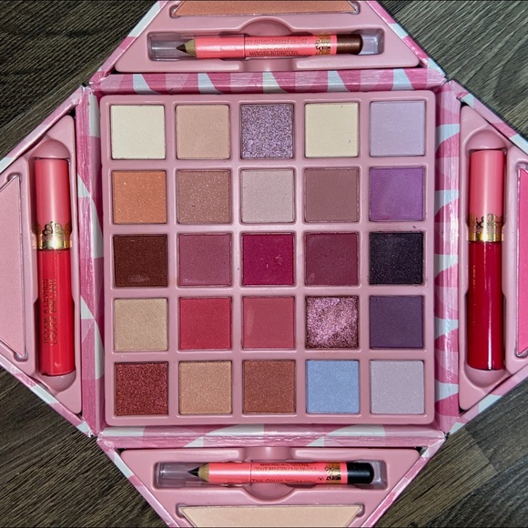 make up palette!! - Picture 1 of 3